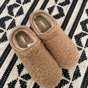 AE Platform Sherpa Uggs
